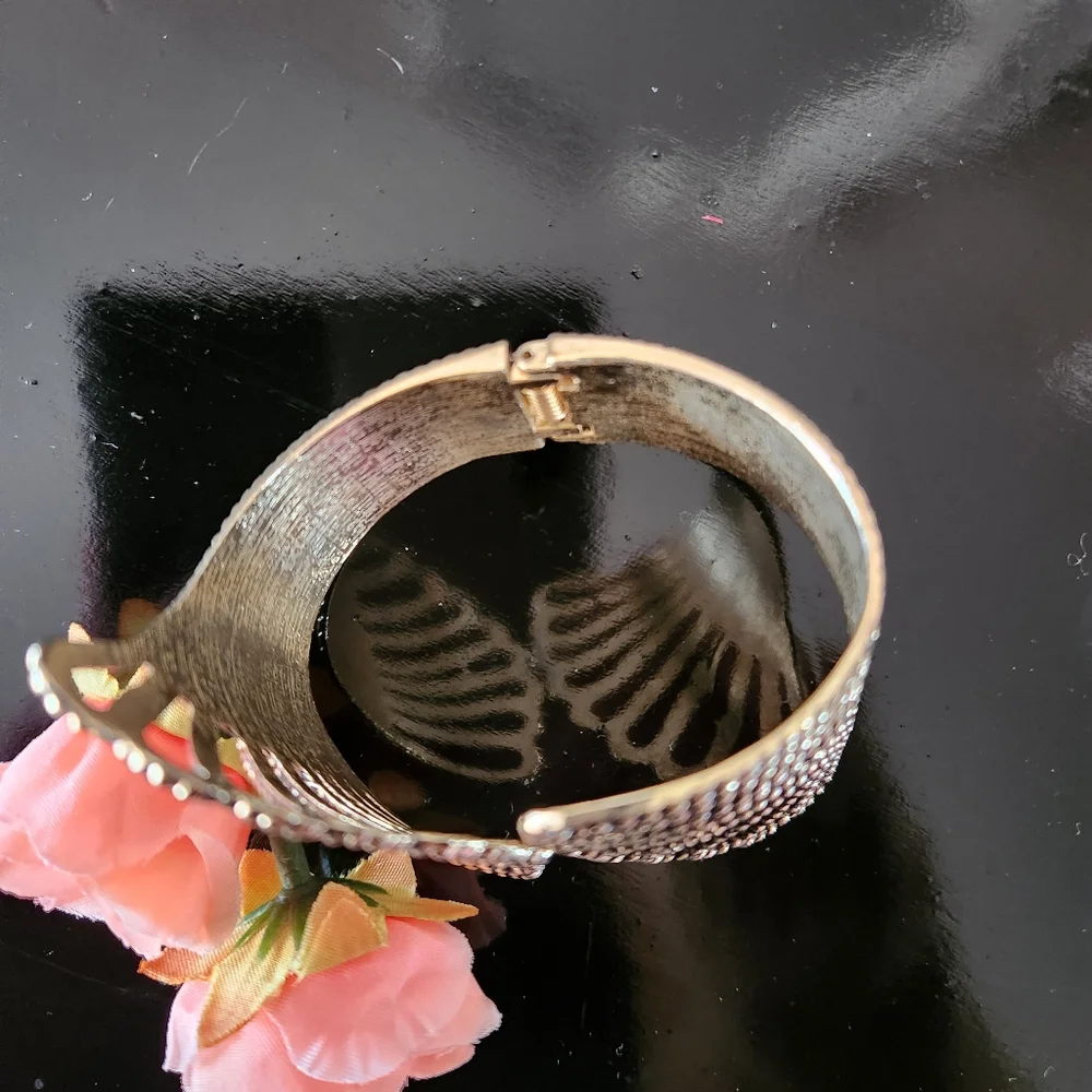 Vintage Bronze-Tone Hinged Cuff Bracelet – Abstract Wing/ Fan Design